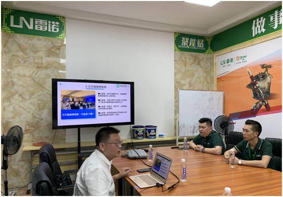 三只兔總裁韓軍一行蒞臨雷諾瓷磚膠參觀考察，初步達(dá)成合作意向